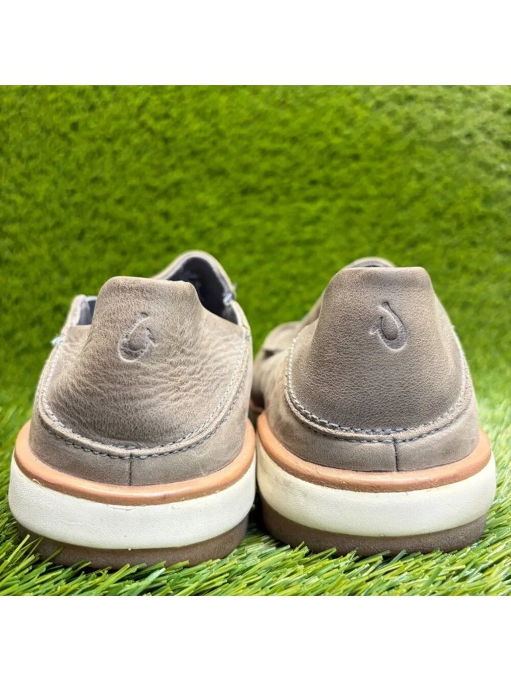 OluKai Kalia Mens Size 10 Gray Tan Casual Classic Leather Slip On Loafer Shoes